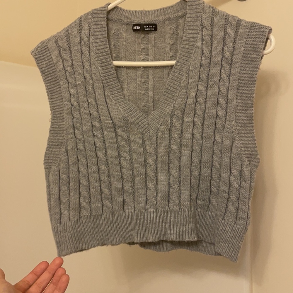 Cropped sweater vest